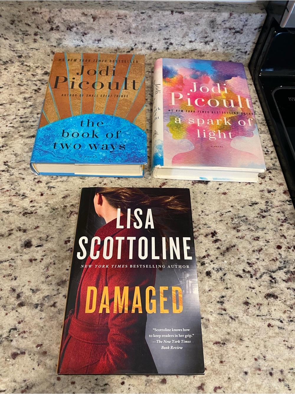 3 hardback books - Jodi Picoult & Lisa Scottoline.
Books are in great condition